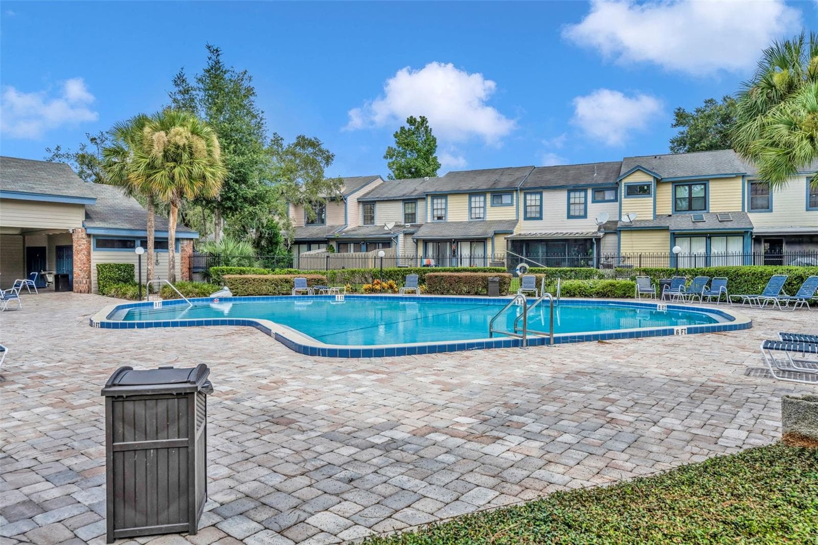 Community Pool - 838 COMMONWEALTH CT, CASSELBERRY