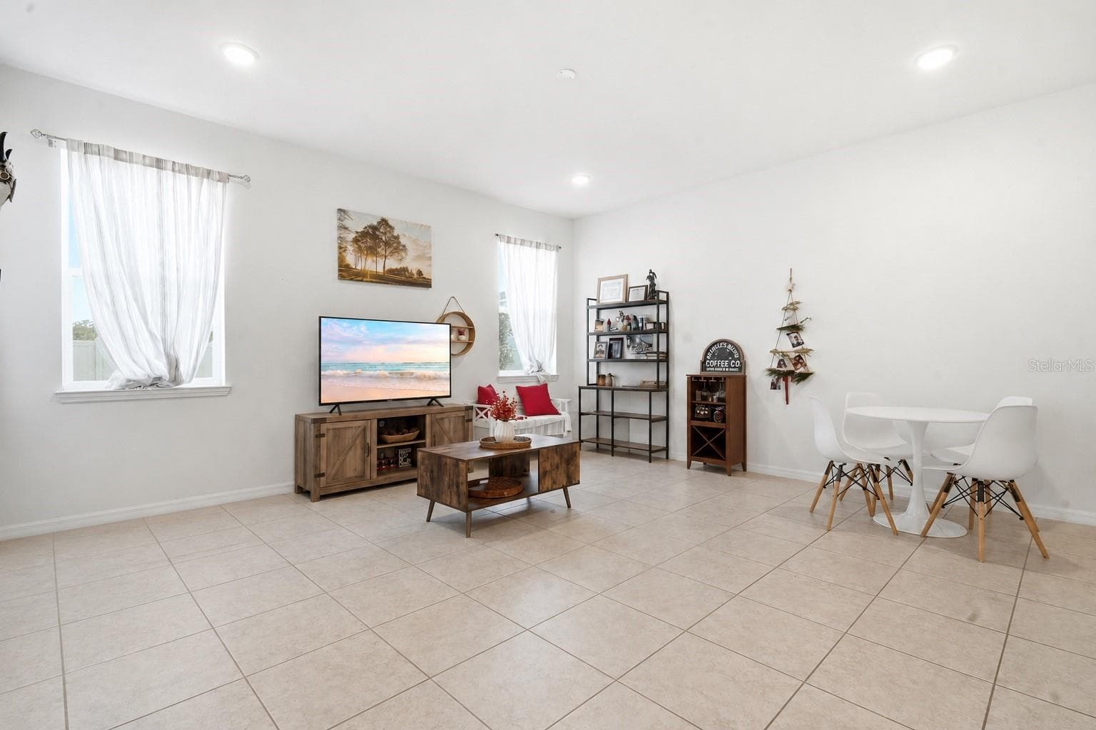 Single Family Residence at 24409 SUNNYS HALO WAY, SORRENTO, photo 9 of 42