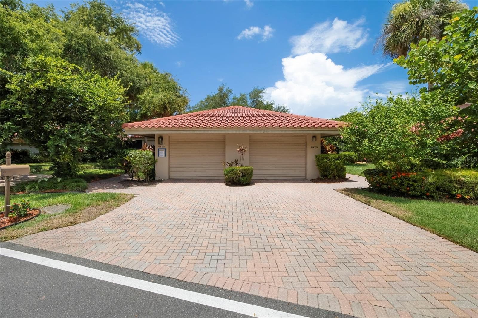 Residence on right - 4820 KESTRAL PARK CIR #18, SARASOTA