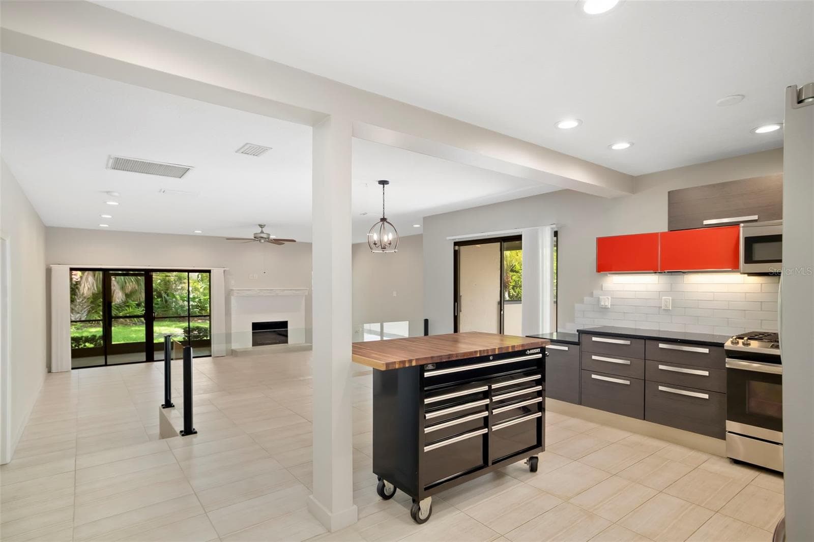 Kitchen viewing Dining & Living Room - 4820 KESTRAL PARK CIR #18, SARASOTA