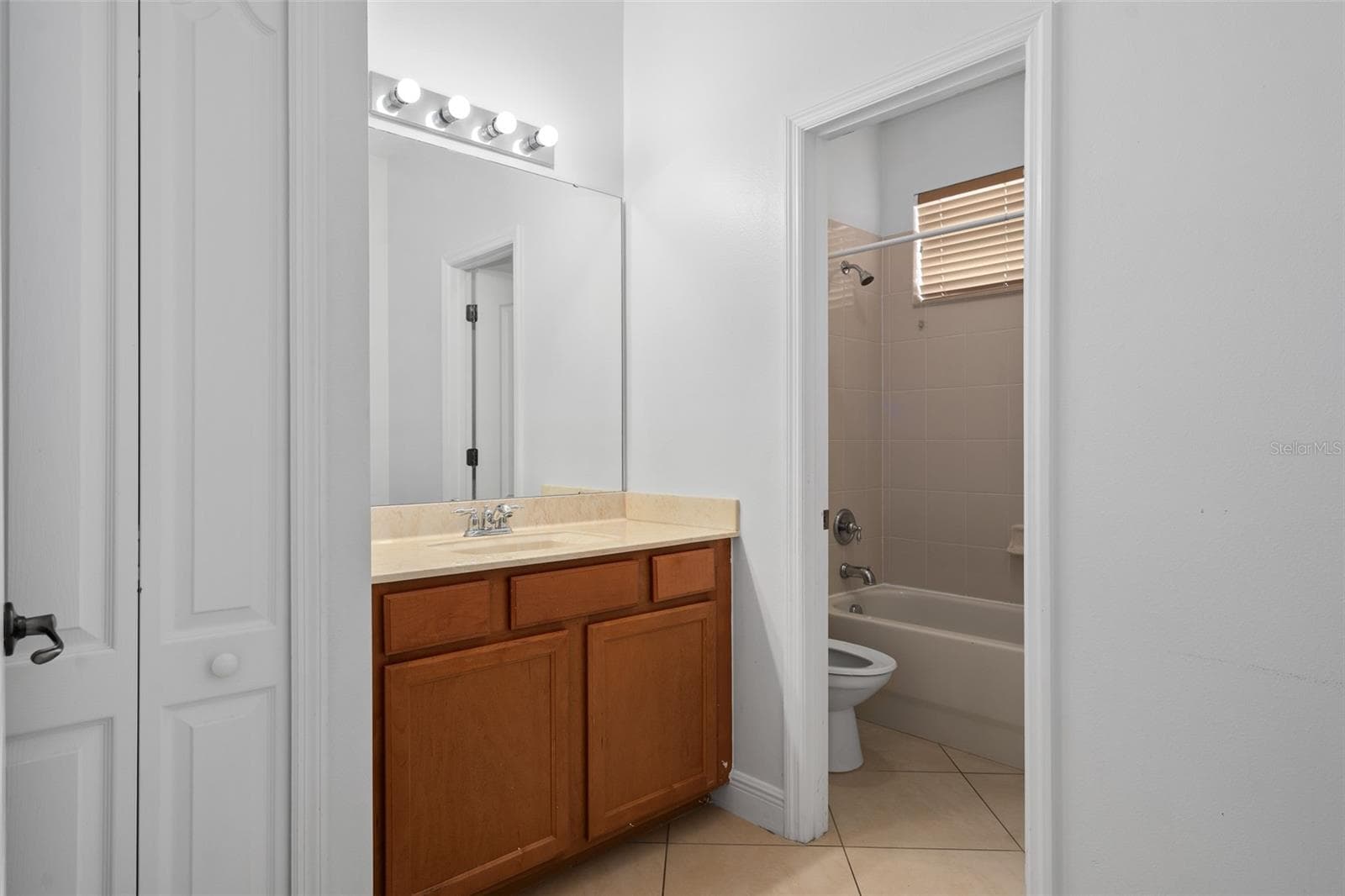 Single Family Residence at 1642 CHANDELLE LN, WINTER GARDEN, photo 10 of 46