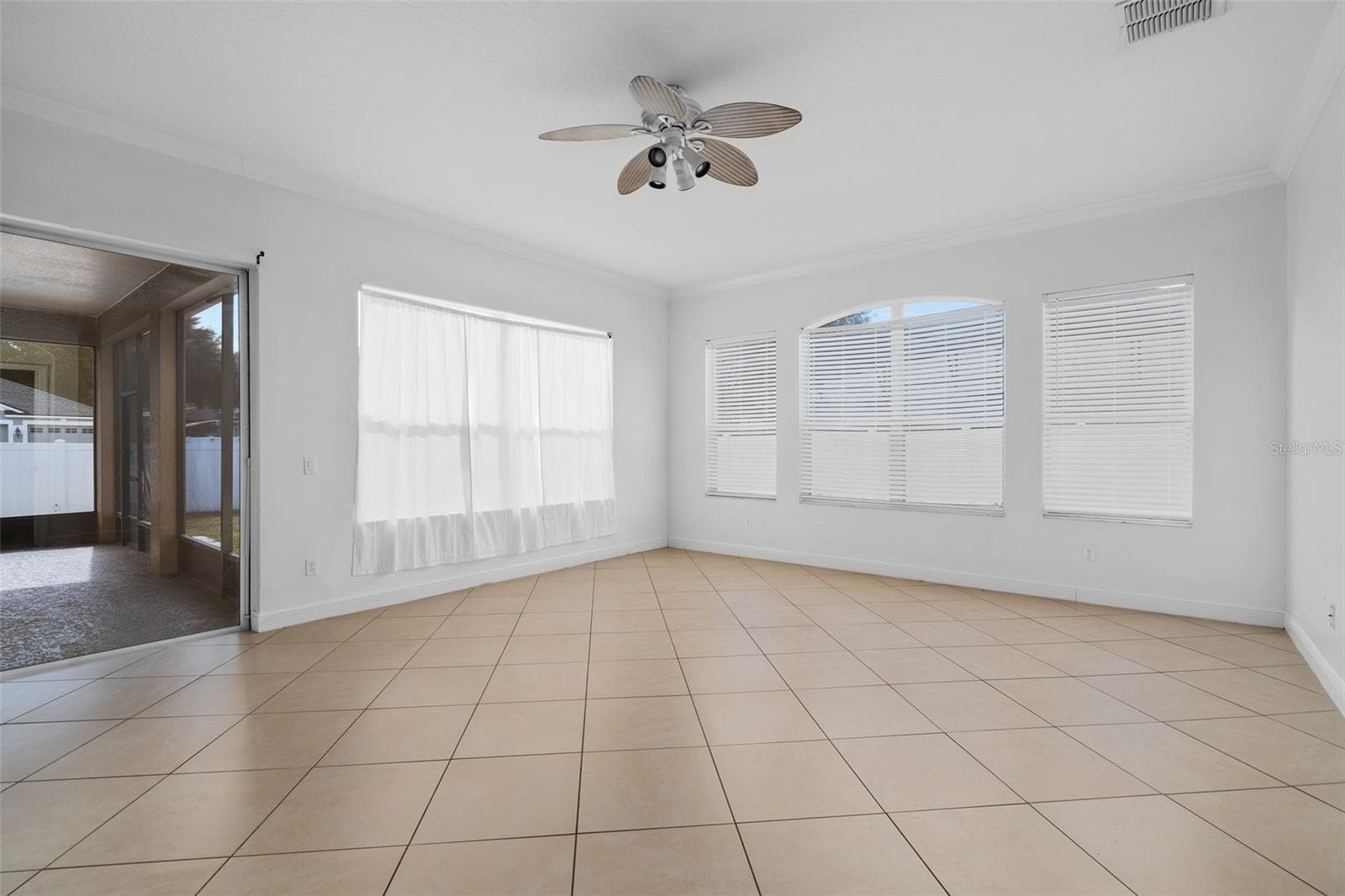 Single Family Residence at 1642 CHANDELLE LN, WINTER GARDEN, photo 21 of 46