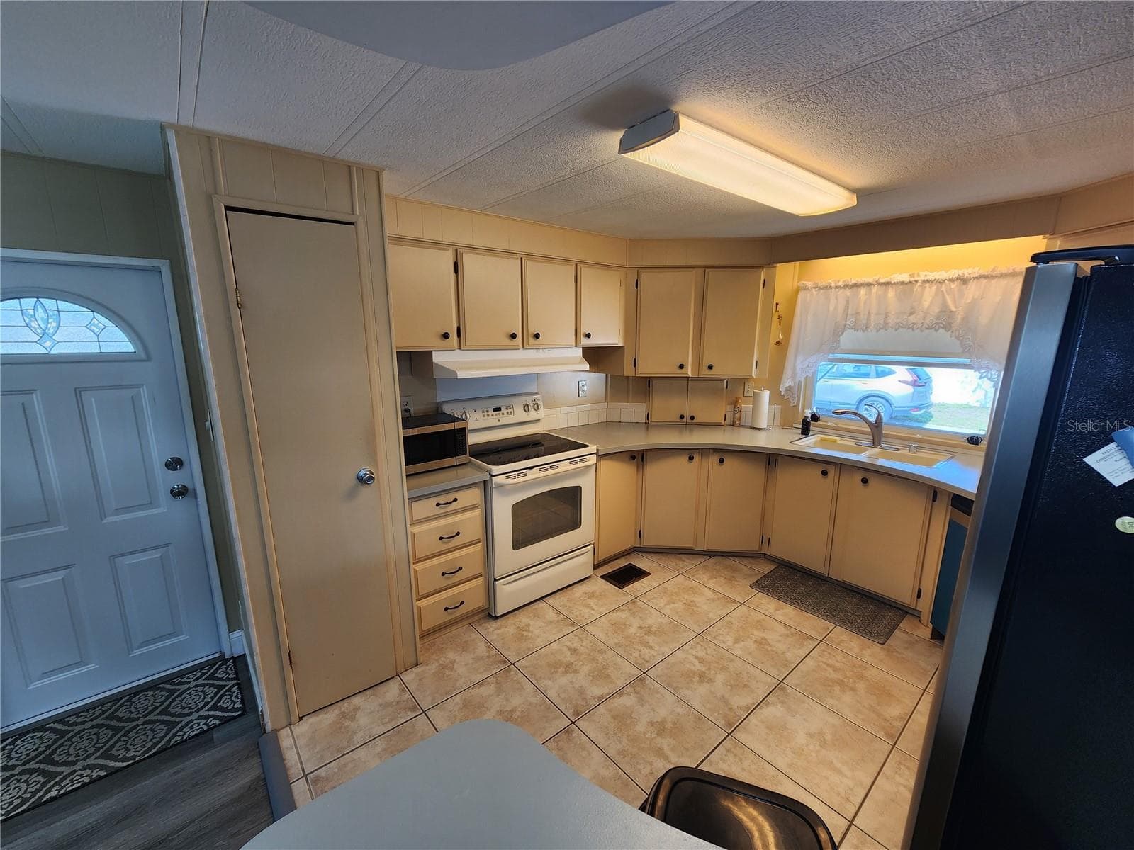 Kitchen - 808 53RD AVE E #223, BRADENTON