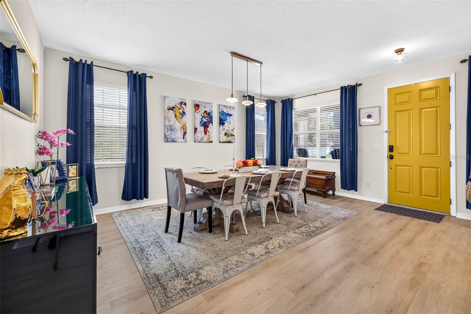 Huge entryway with dining area - 7360 BRIDGEVIEW DR, WESLEY CHAPEL