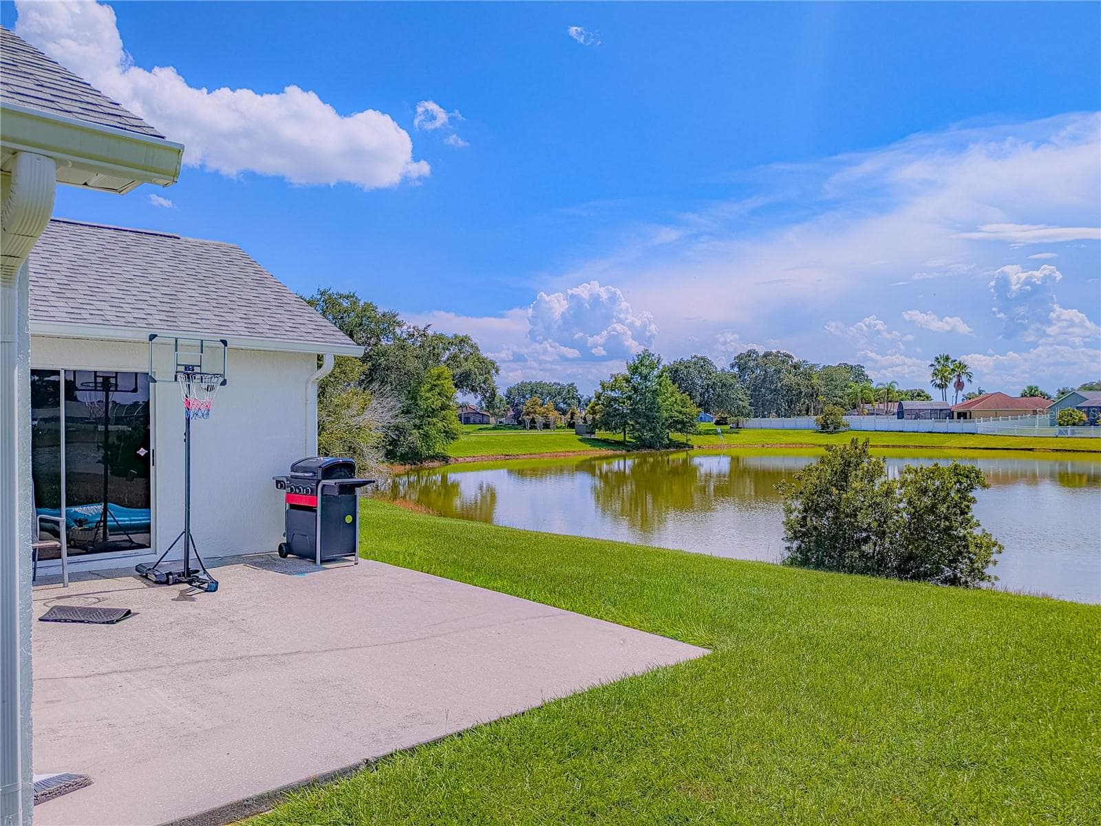 Single Family Residence at 2408 SHELBY CIR, KISSIMMEE, photo 3 of 4