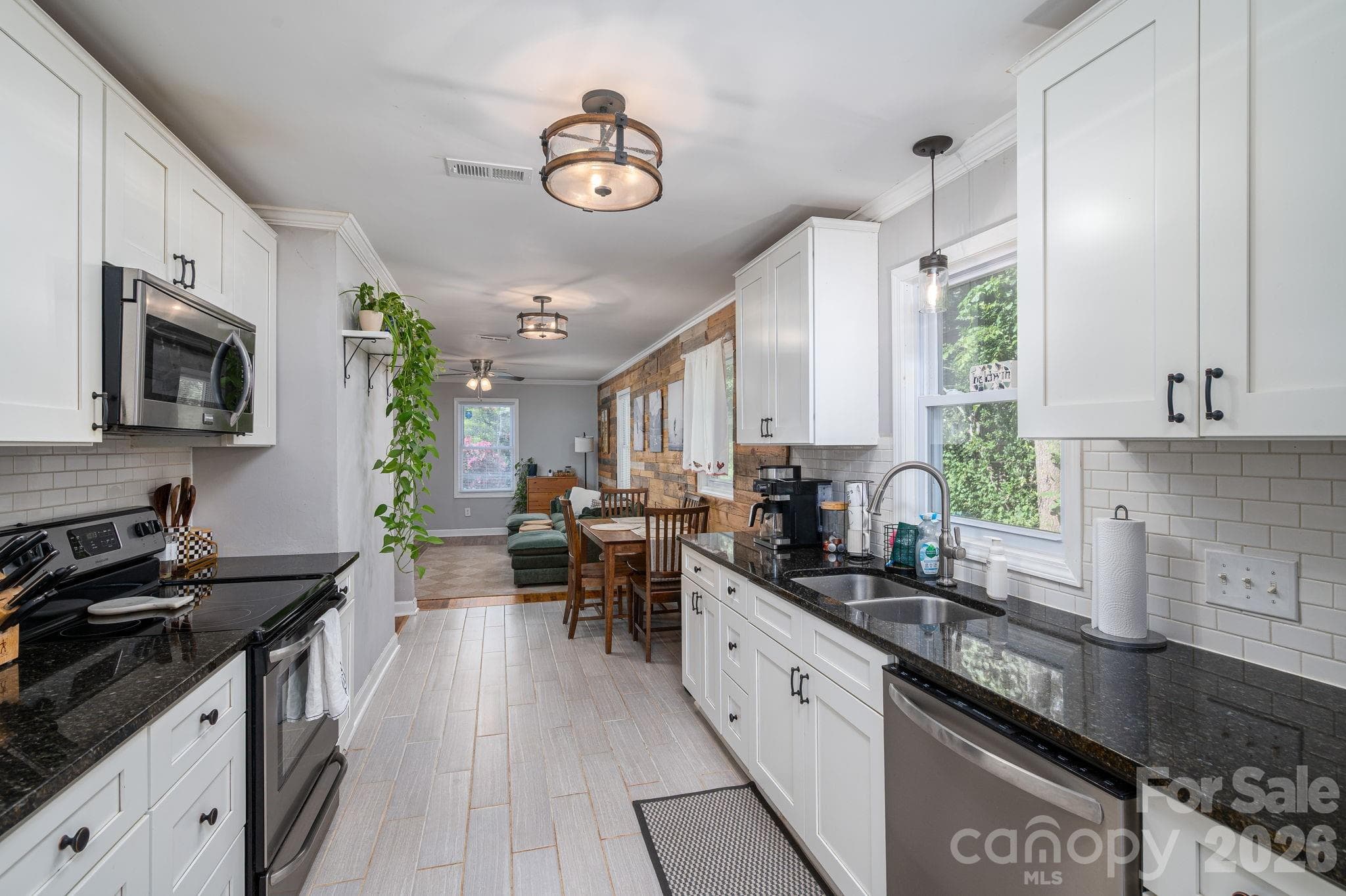 Single Family Residence at 206 Cedar Street, Belmont, photo 12 of 34