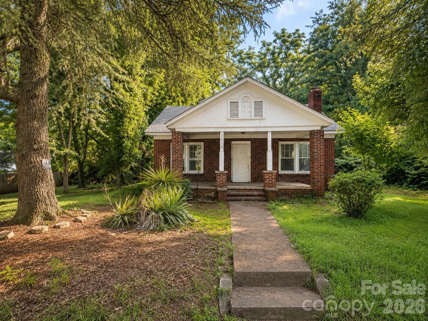 1316 E 35th Street E