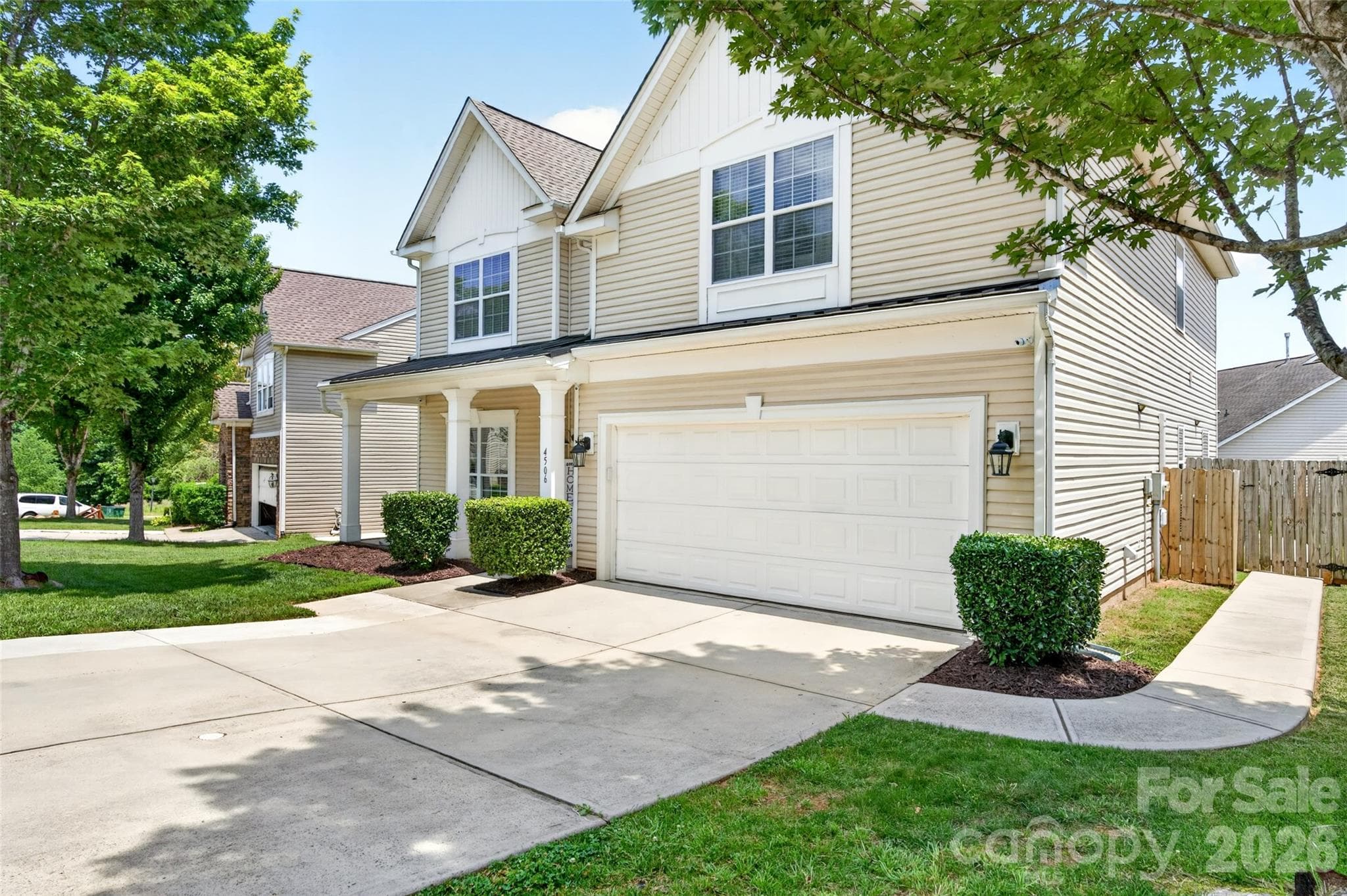 Single Family Residence at 4506 Lawrence Daniel Drive, Matthews, photo 4 of 43