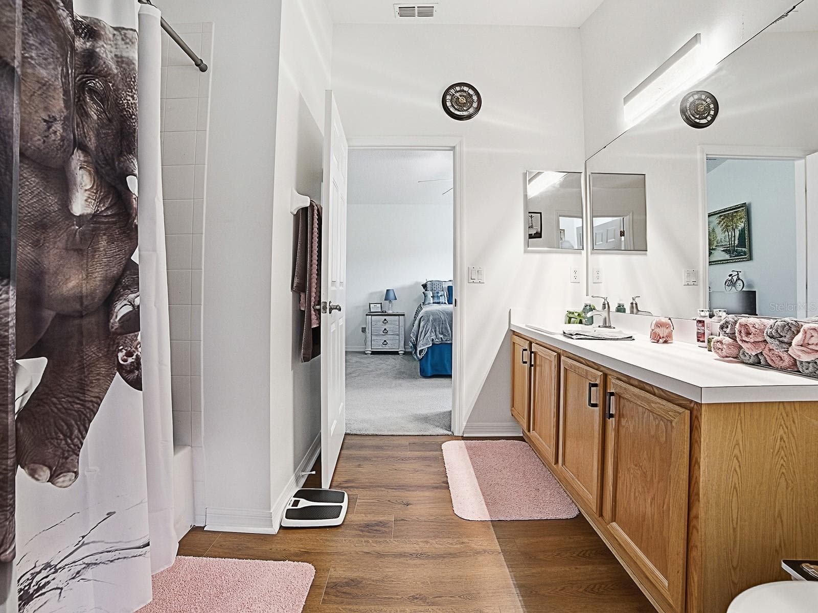 2nd Owners Suite with Full Bathroom - 3851 MANOR OAKS CT, LEESBURG