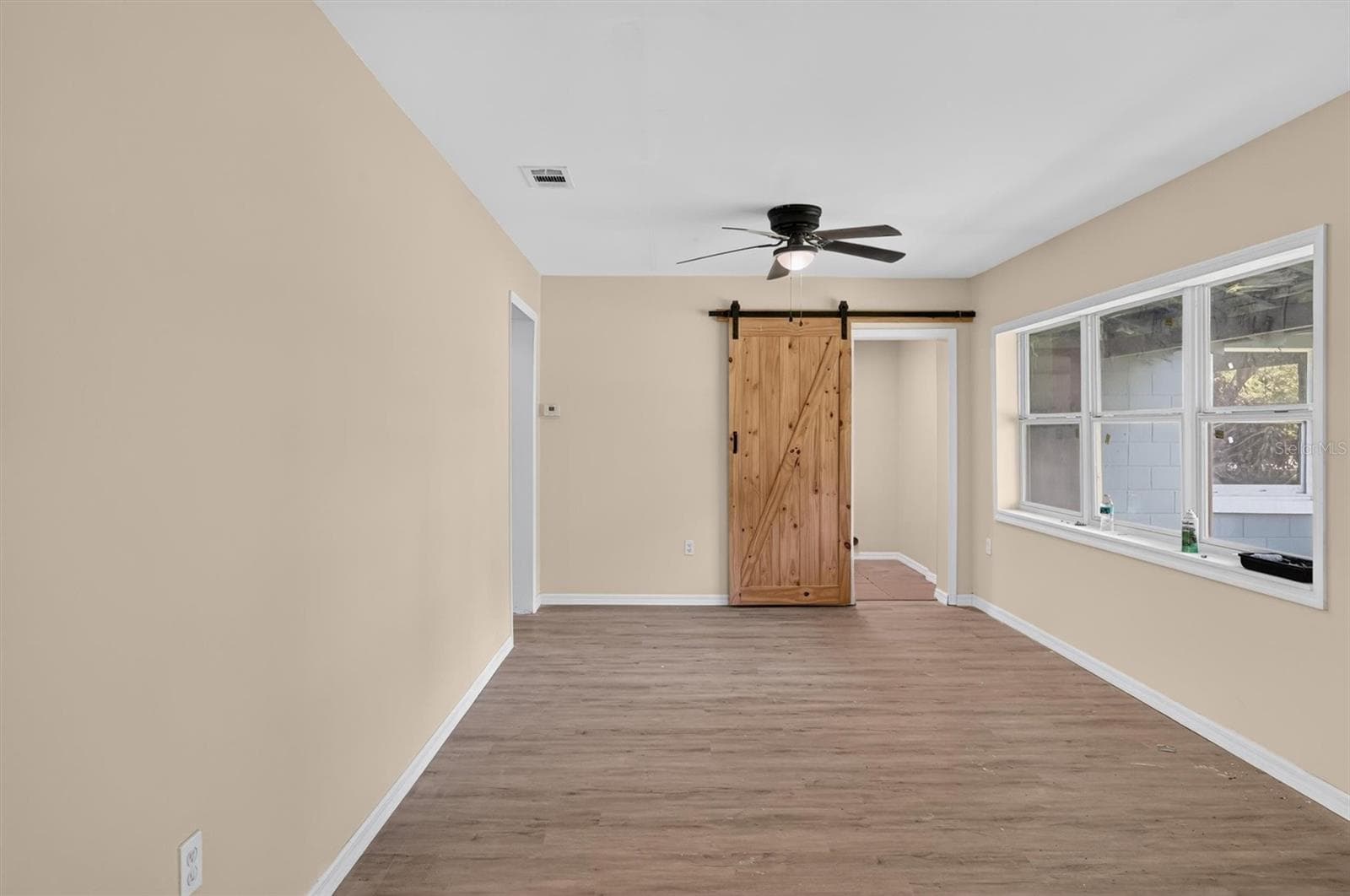 Single Family Residence at 116 S GLENWOOD AVE, ORLANDO, photo 13 of 42