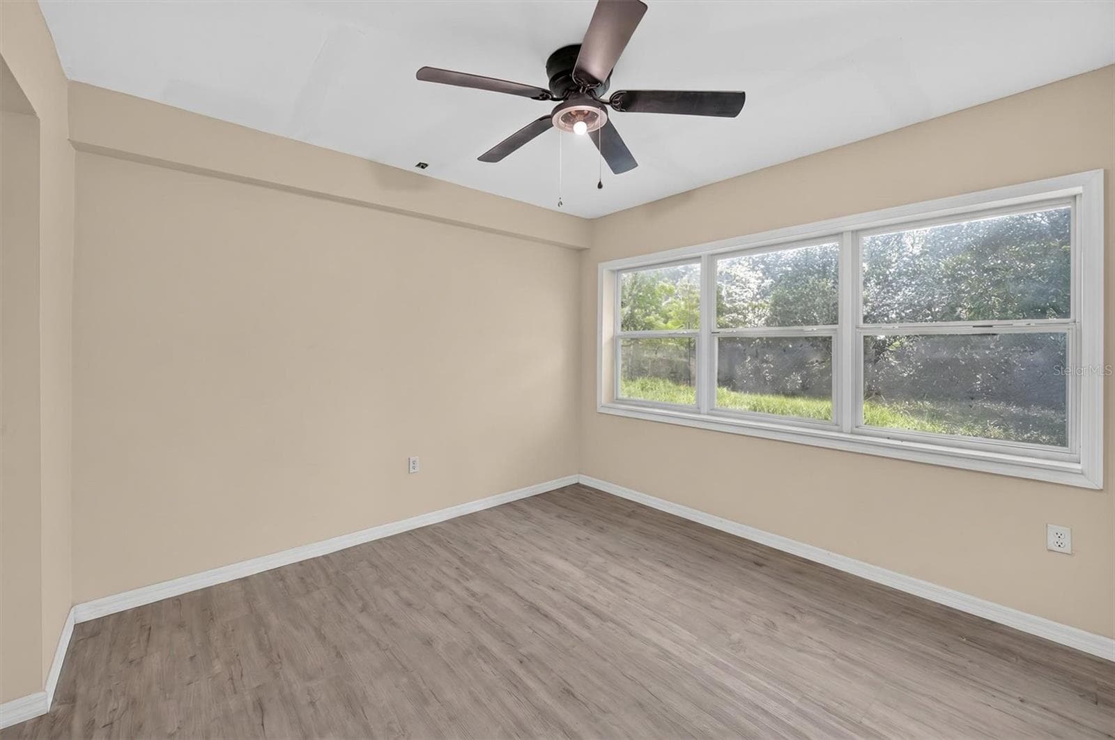 Single Family Residence at 116 S GLENWOOD AVE, ORLANDO, photo 21 of 42