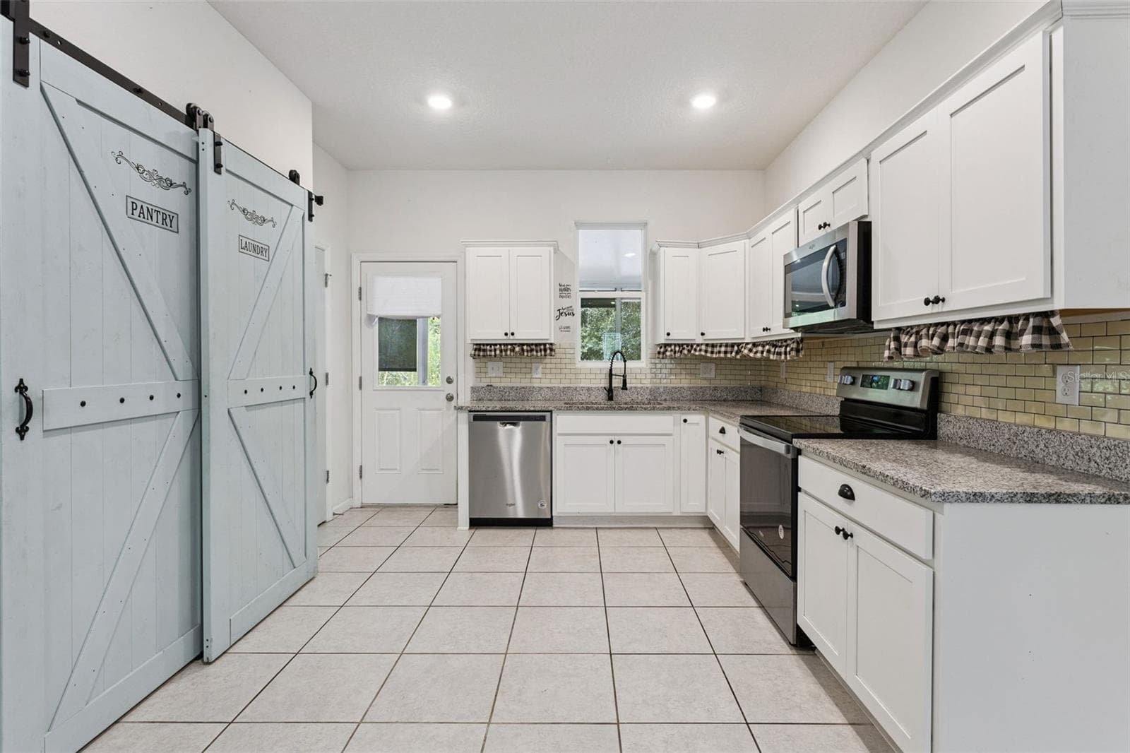 Single Family Residence at 2059 CADES COVE WAY, DELAND, photo 11 of 26