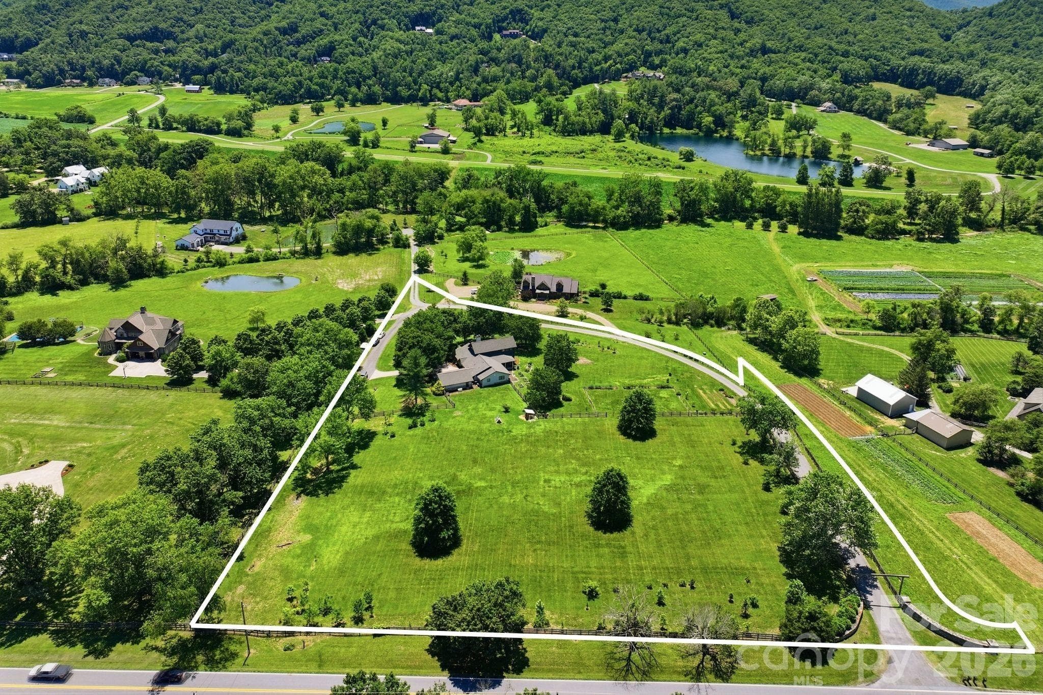 Single Family Residence at 114 Cane Creek Ranch Drive, Fletcher, photo 2 of 35