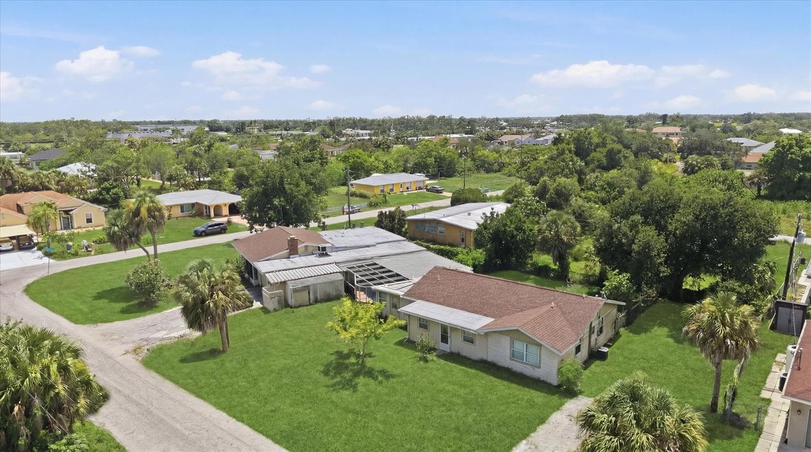 Triplex at 200 ORDUNA DR, NORTH PORT, photo 7 of 38