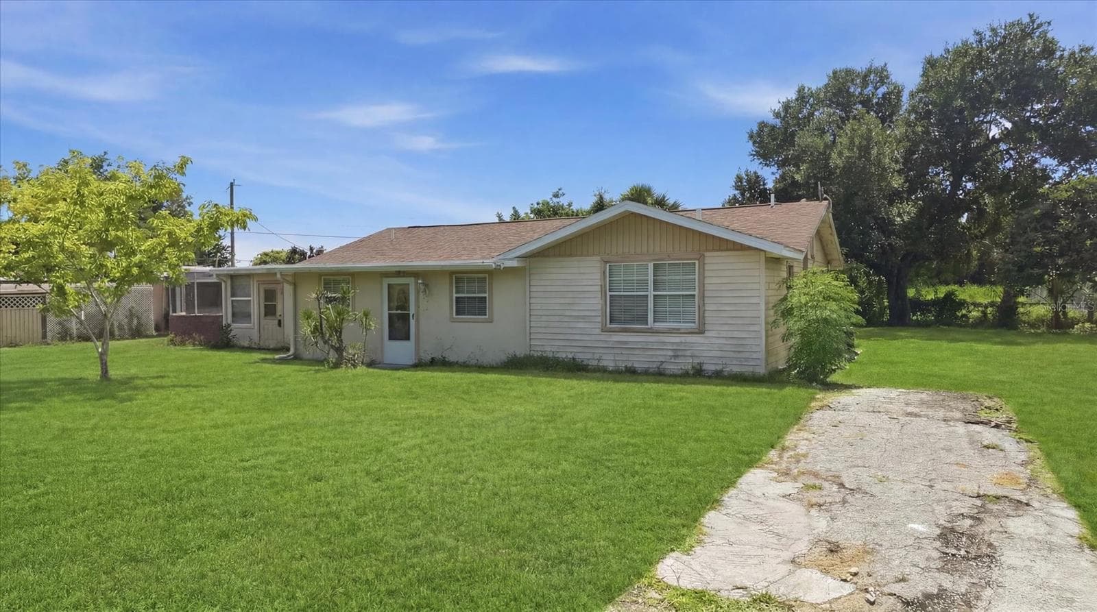 Triplex at 200 ORDUNA DR, NORTH PORT, photo 10 of 38