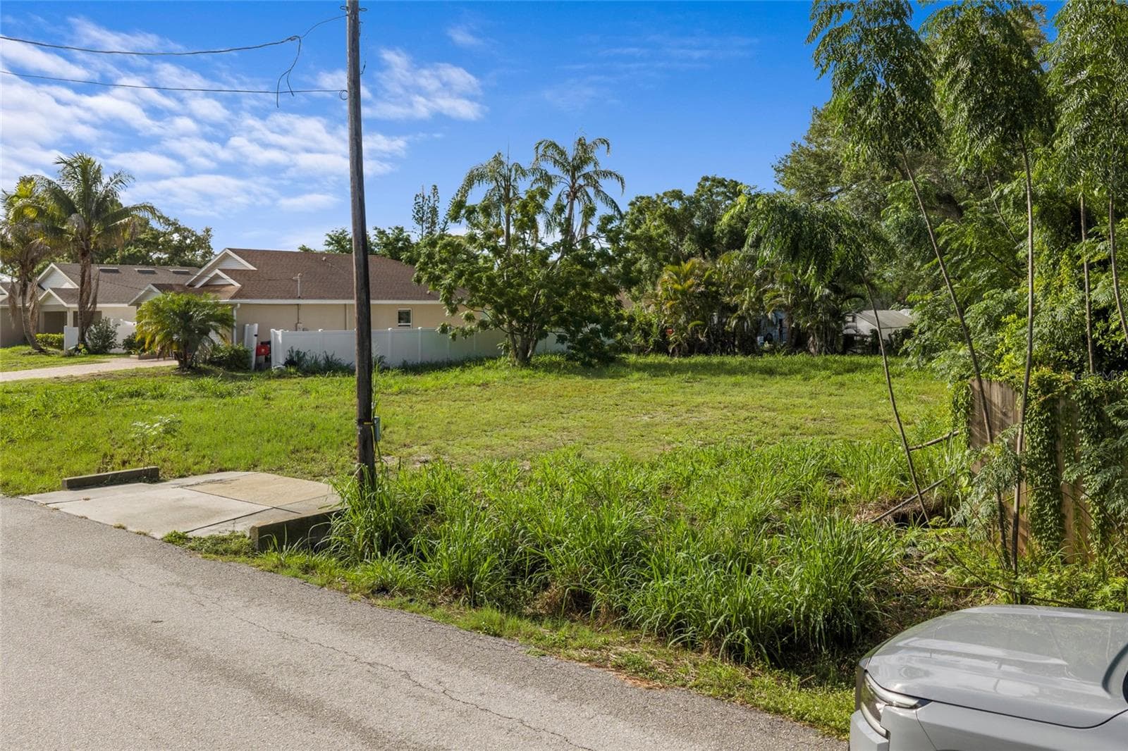 Side Exterior - 2930 HAWTHORNE ST, SARASOTA