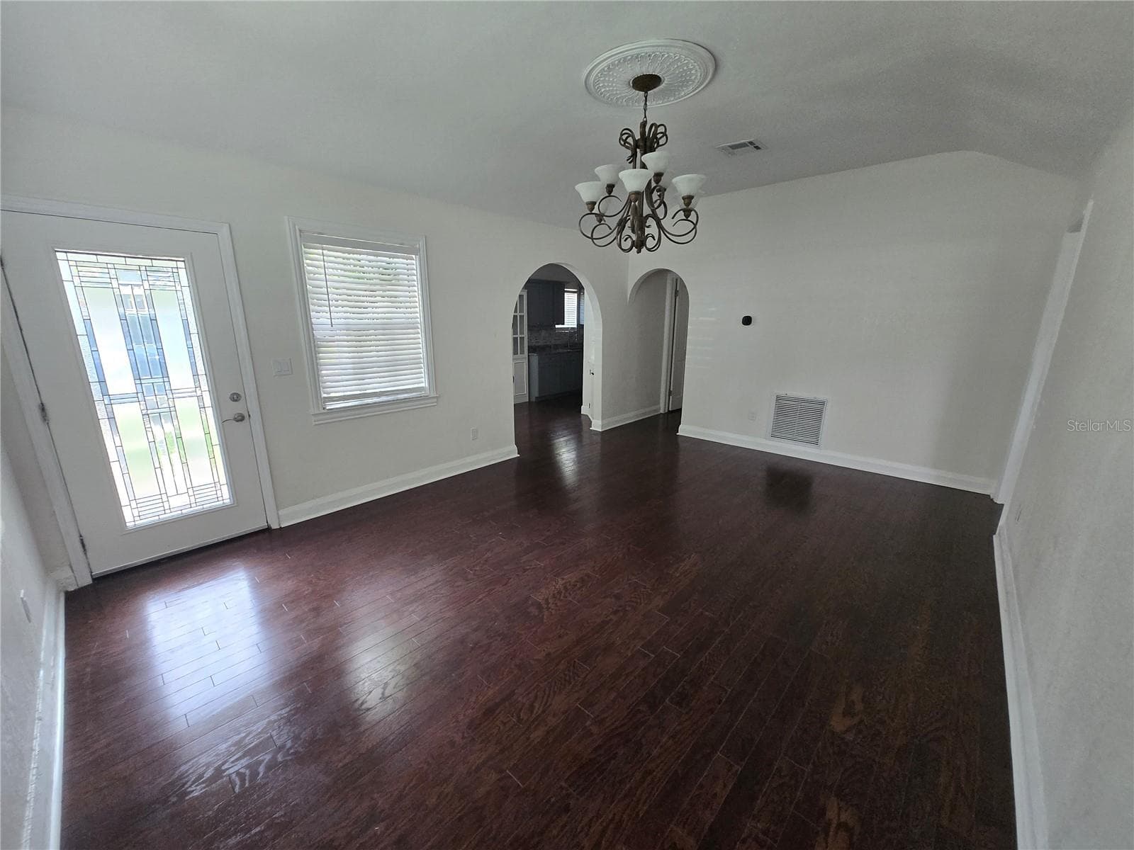 Single Family Residence at 300 E IDLEWILD AVE, TAMPA, photo 9 of 35