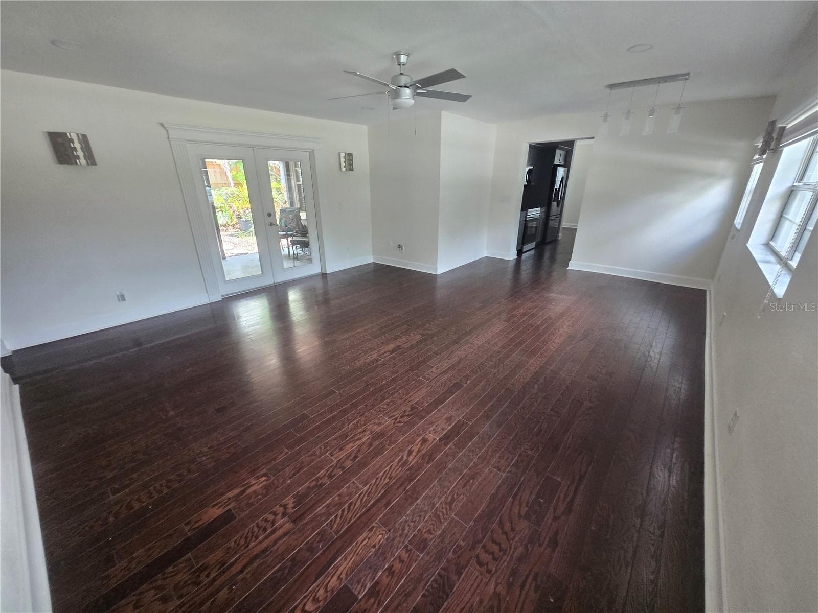 Single Family Residence at 300 E IDLEWILD AVE, TAMPA, photo 15 of 35