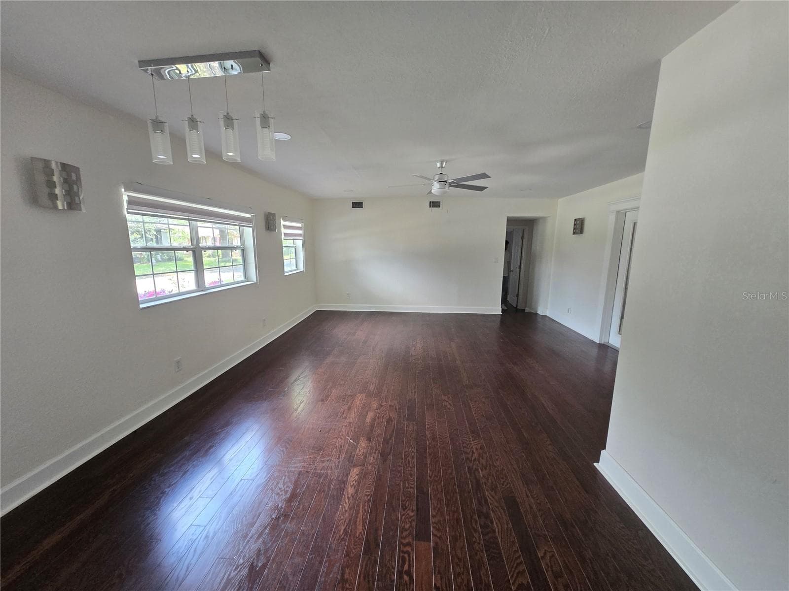 Single Family Residence at 300 E IDLEWILD AVE, TAMPA, photo 19 of 35