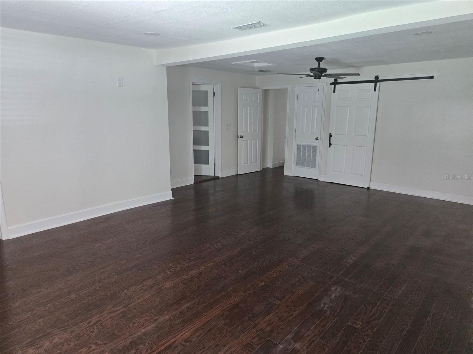 Single Family Residence at 300 E IDLEWILD AVE, TAMPA, photo 22 of 35