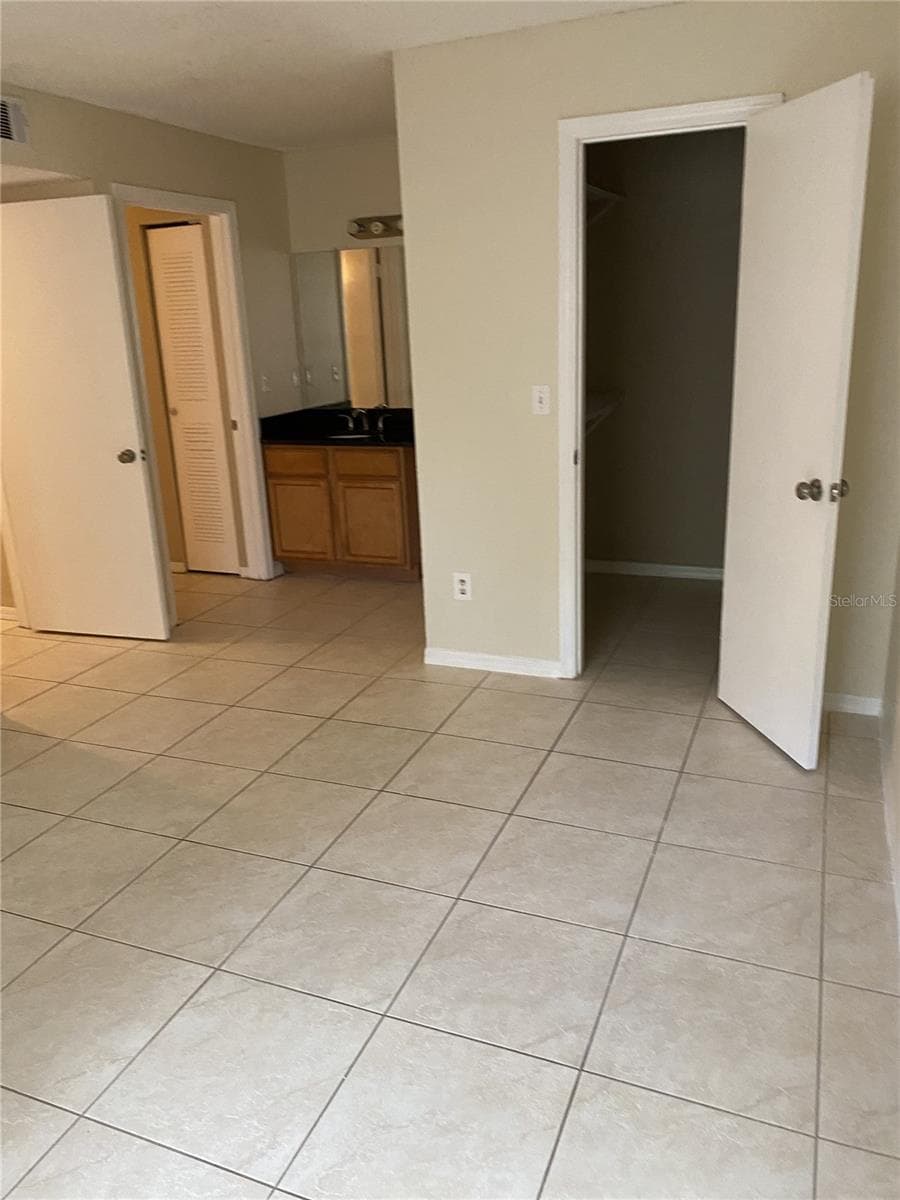 Condominium at 4524 COMMANDER DR #1615, ORLANDO, photo 11 of 14