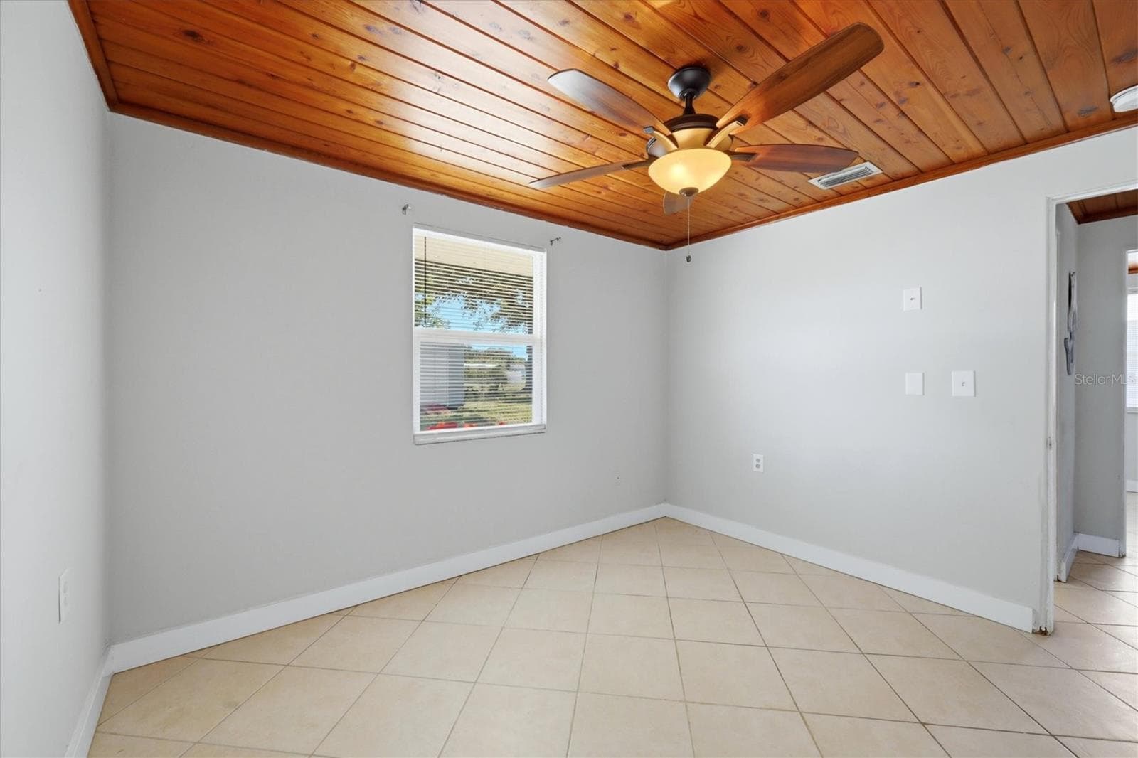 Single Family Residence at 155 MAGNOLIA AVE, ENGLEWOOD, photo 12 of 39