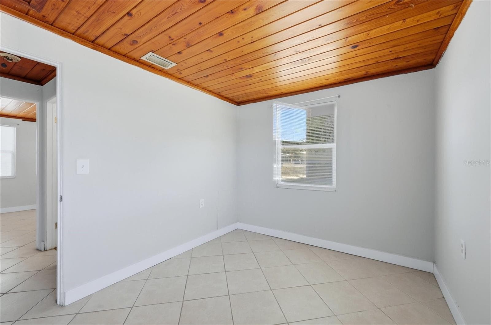 Single Family Residence at 155 MAGNOLIA AVE, ENGLEWOOD, photo 15 of 39