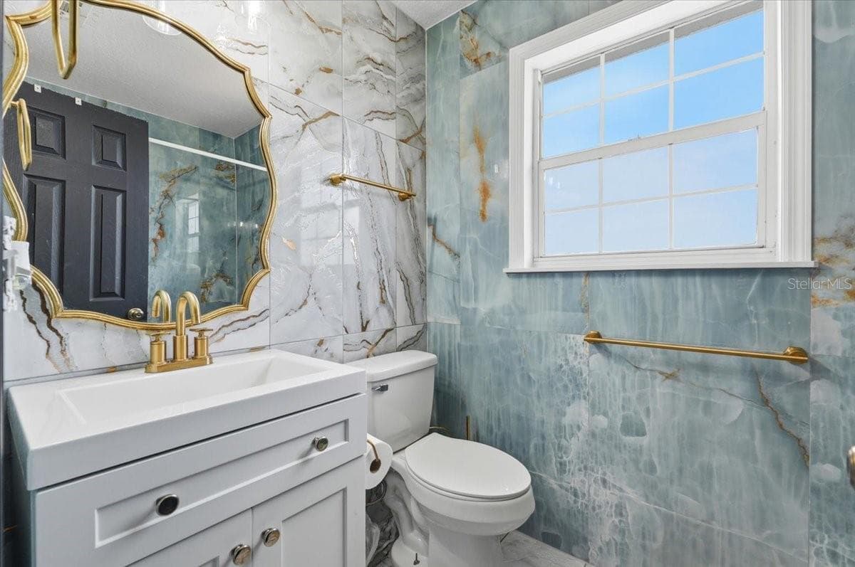 Bathroom #2 - second floor - 14445 COMMONWEALTH AVE N, POLK CITY