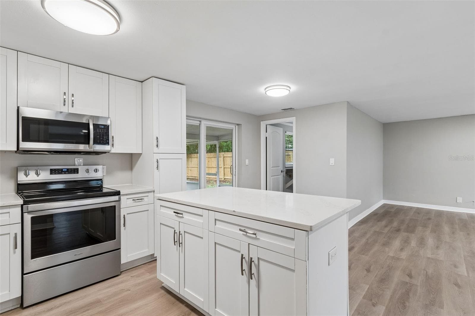 Single Family Residence at 1124 JADEWOOD AVE, CLEARWATER, photo 14 of 45