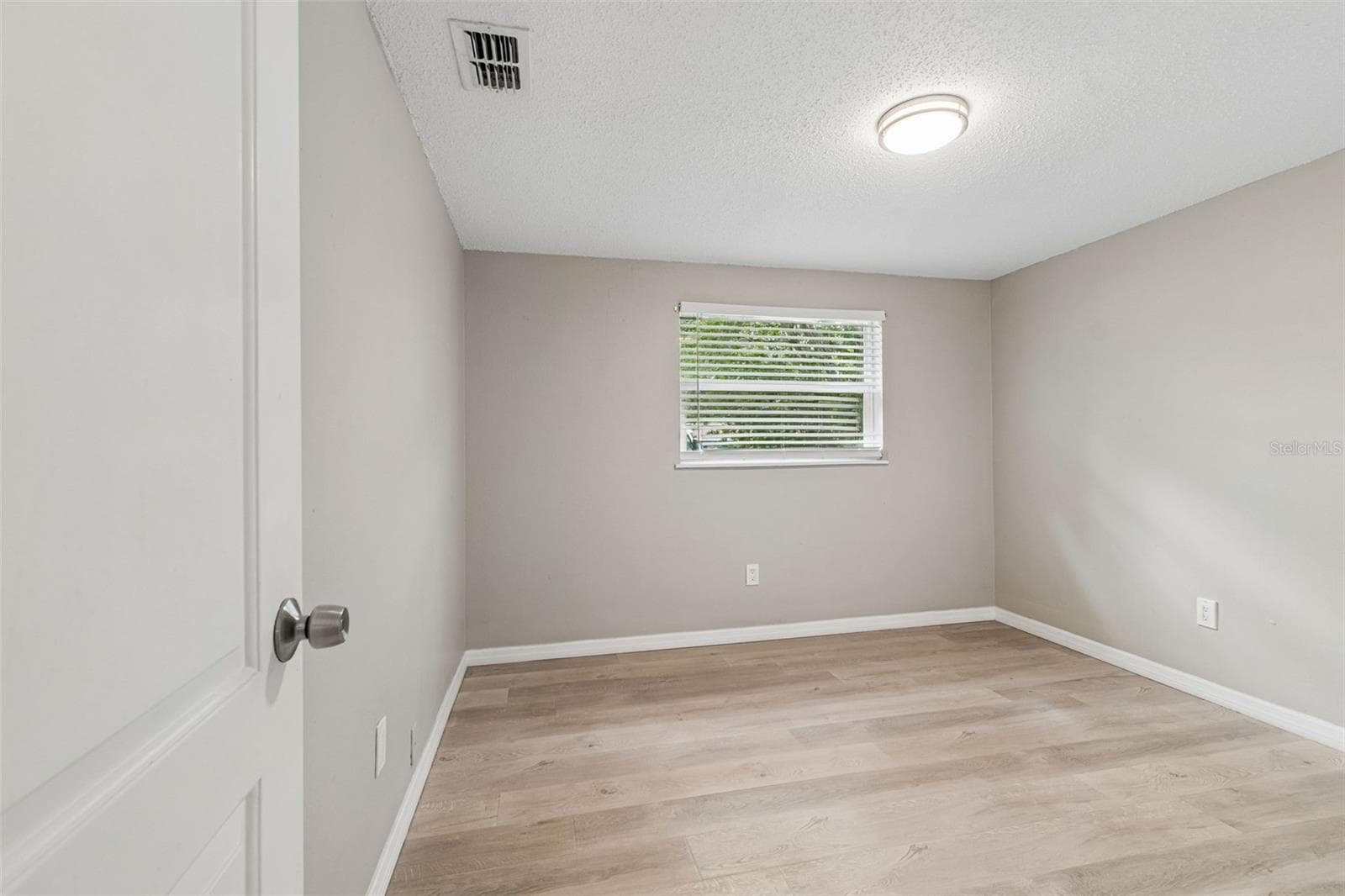 Single Family Residence at 1124 JADEWOOD AVE, CLEARWATER, photo 23 of 45