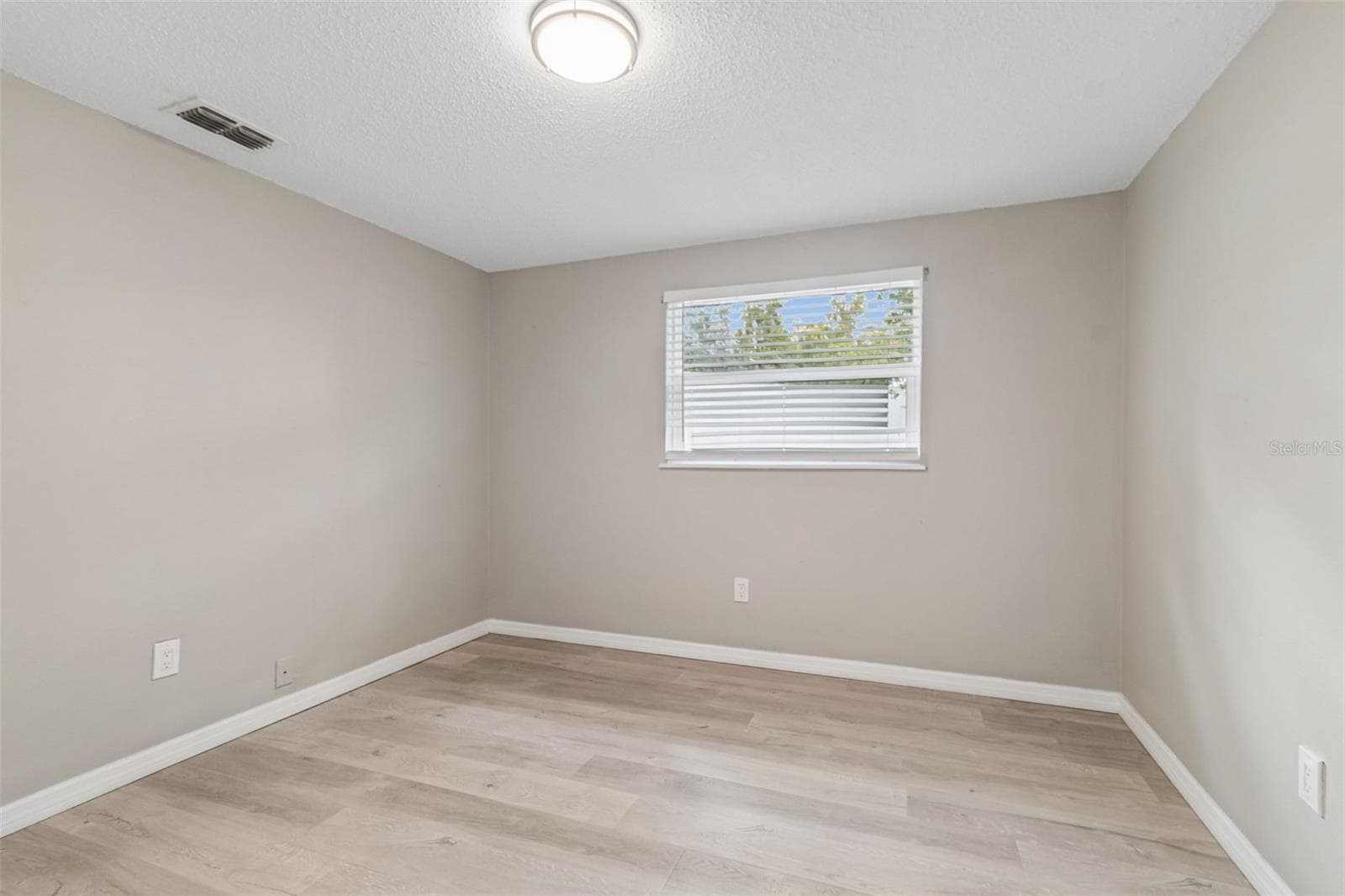 Single Family Residence at 1124 JADEWOOD AVE, CLEARWATER, photo 27 of 45