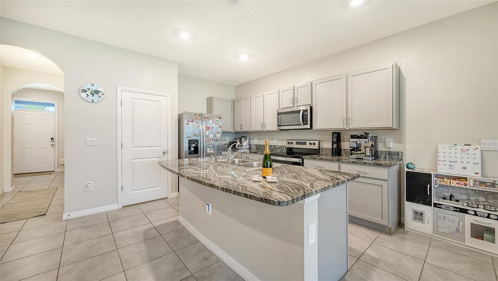 Townhouse at 8777 MILESTONE DR, SARASOTA, photo 16 of 58