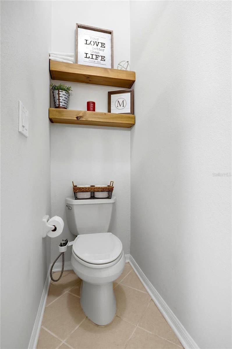 Toilet Room - 103 ASTERBROOKE DR, DELAND