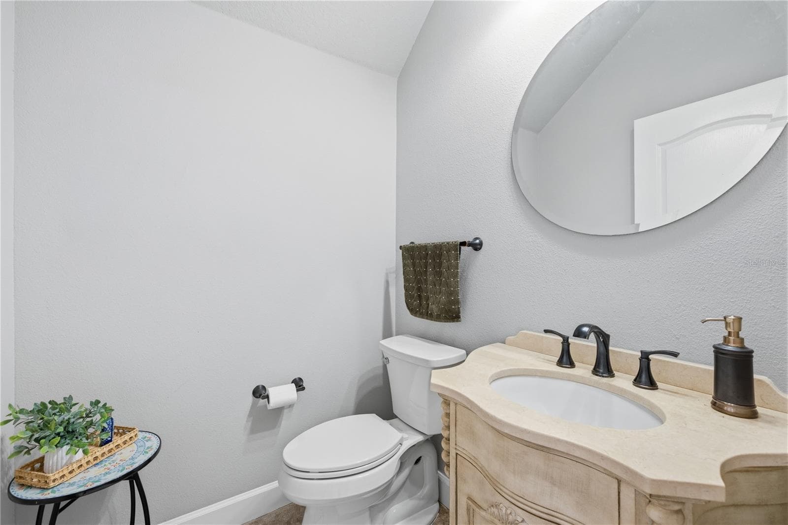 1st Floor Powder Bath - 14613 MIRABELLE VISTA CIR, TAMPA