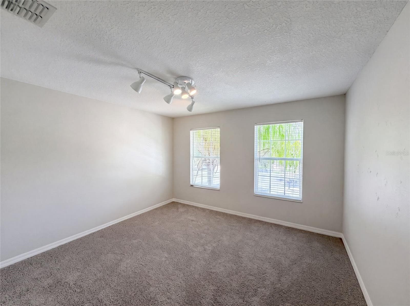 Single Family Residence at 12706 GROVEHURST AVE, WINTER GARDEN, photo 14 of 37