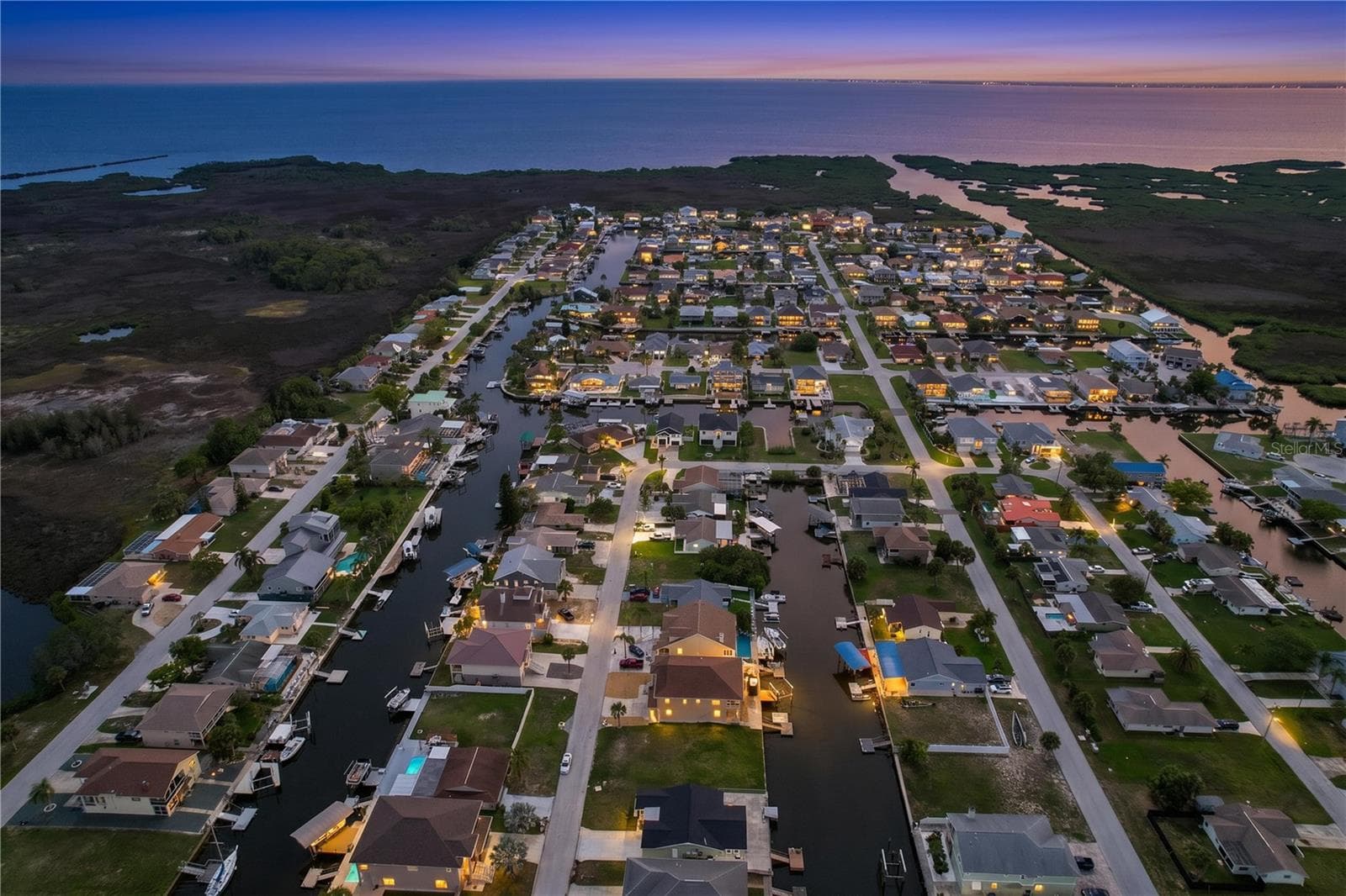 Direct Gulf access - 7401 ISLANDER LN, HUDSON