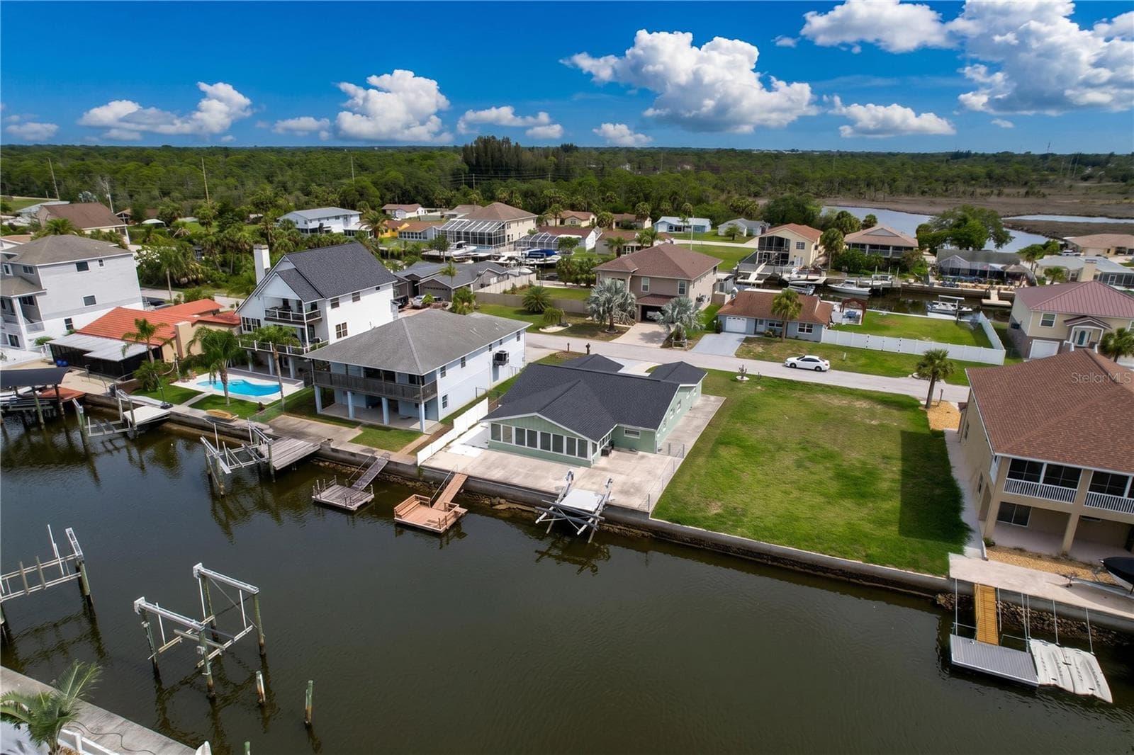 60' of waterfront - 7401 ISLANDER LN, HUDSON