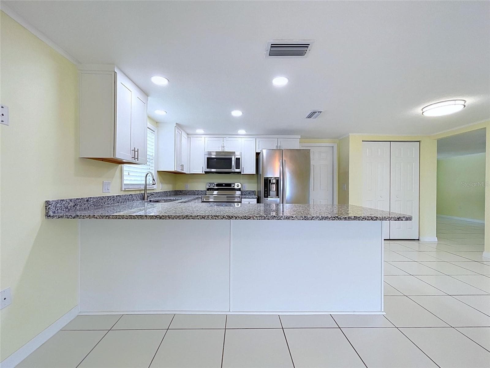 Brand new kitchen with all stainless appliances - 7401 ISLANDER LN, HUDSON