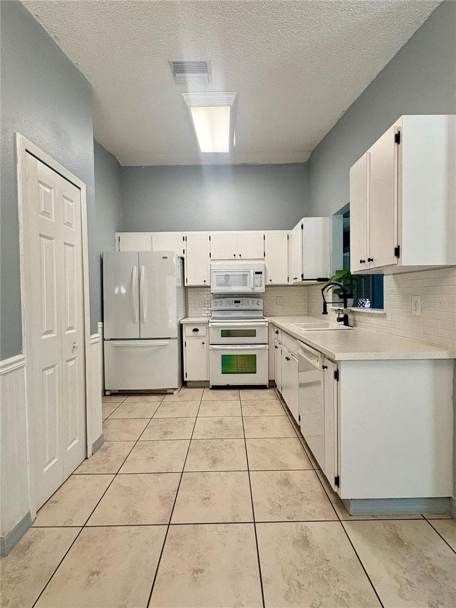 Single Family Residence at 1021 ALPUG AVE, OVIEDO, photo 11 of 35