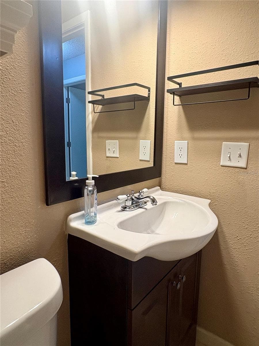 Single Family Residence at 1021 ALPUG AVE, OVIEDO, photo 23 of 35