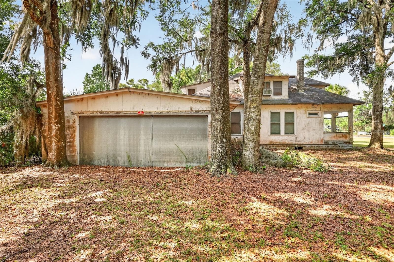 Single Family Residence at 316 N HIGHLAND ST, MOUNT DORA, photo 7 of 20