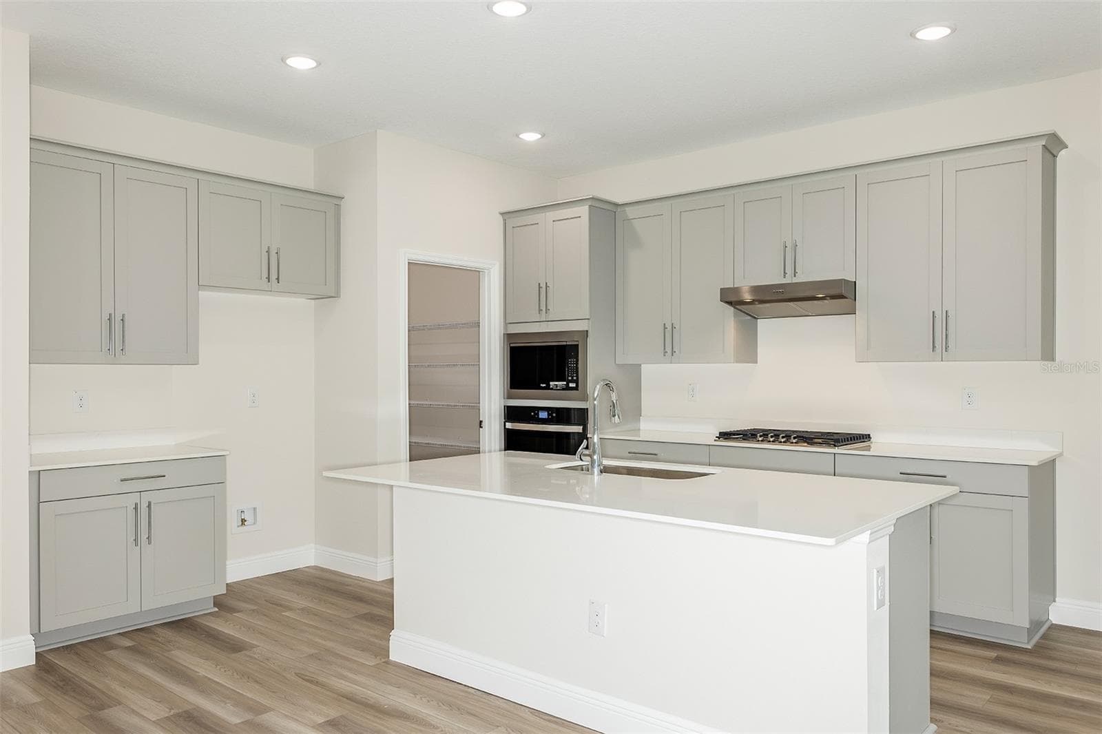 Single Family Residence at 33437 TWILIGHT SEA PL, DADE CITY, photo 10 of 32