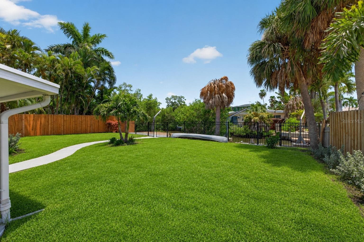 Single Family Residence at 1524 CARSON CIR NE, ST PETERSBURG, photo 28 of 38