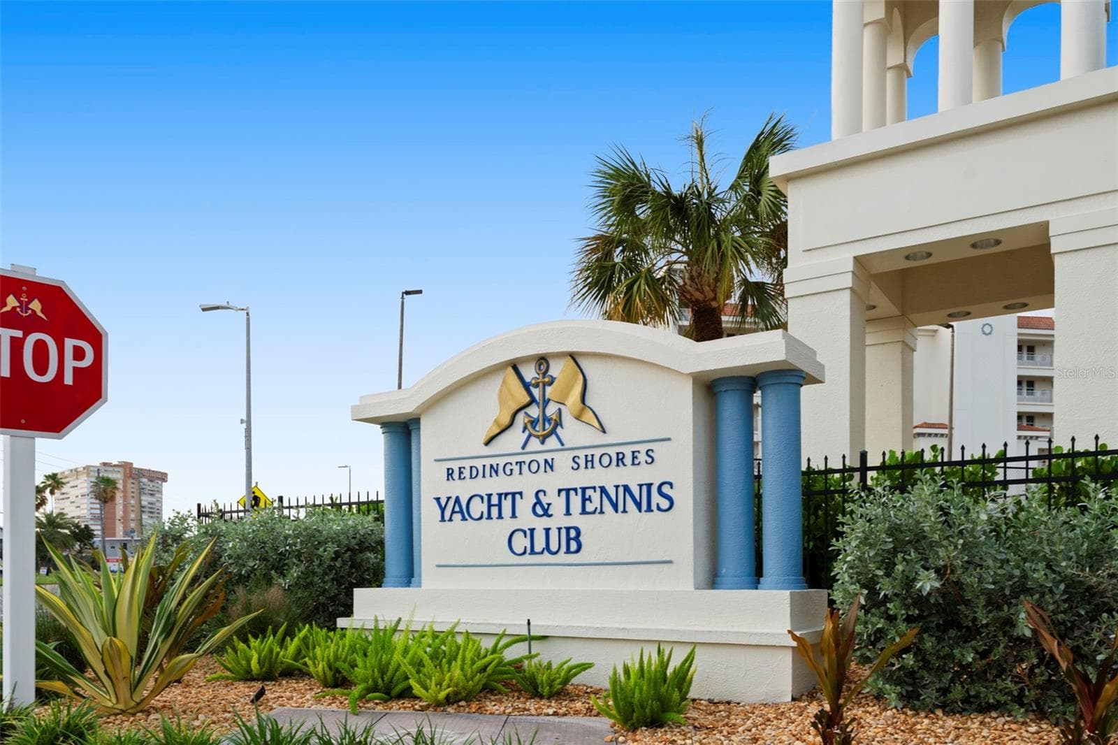 Community entry to Amenties. Man guard gated 24hr. - 17717 GULF BLVD #604, REDINGTON SHORES