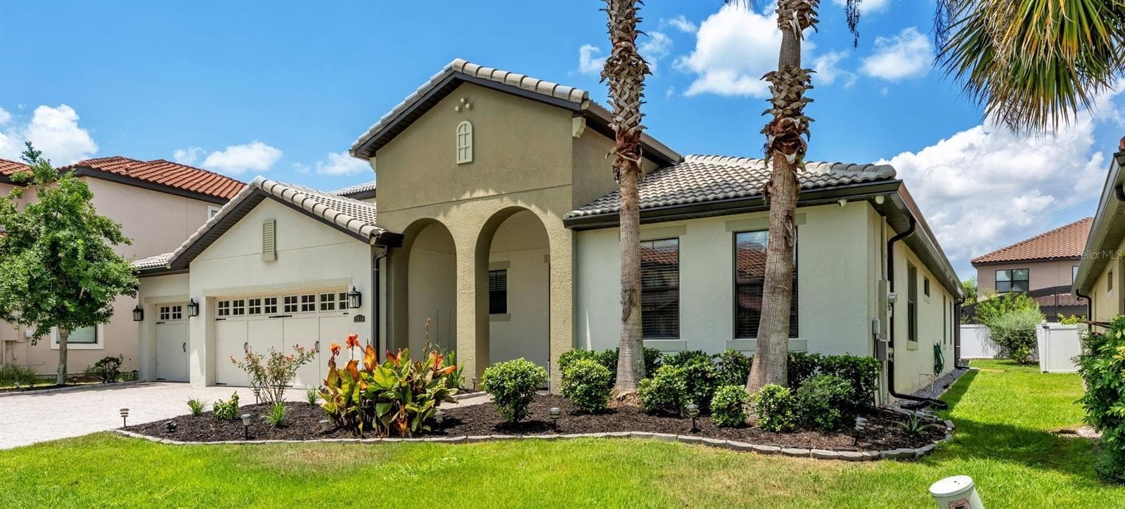 Single Family Residence at 3814 SHORESIDE DR, KISSIMMEE, photo 2 of 61