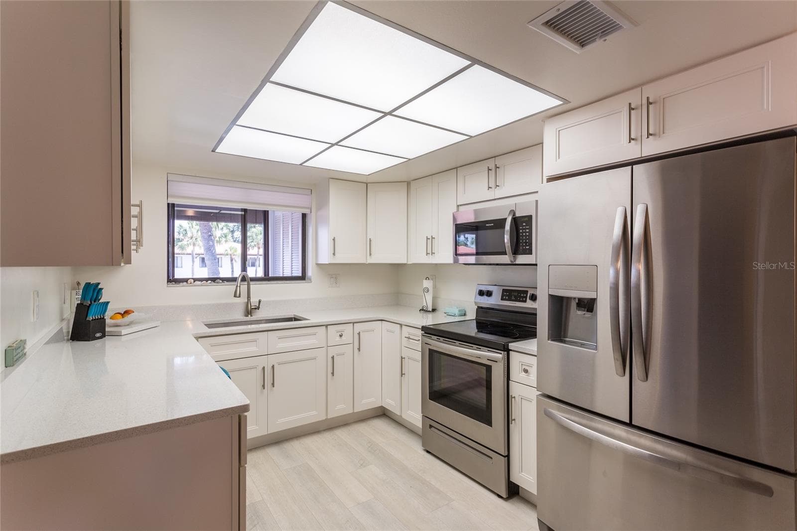 Remodeled Kitchen - 3500 EL CONQUISTADOR PKWY #268, BRADENTON