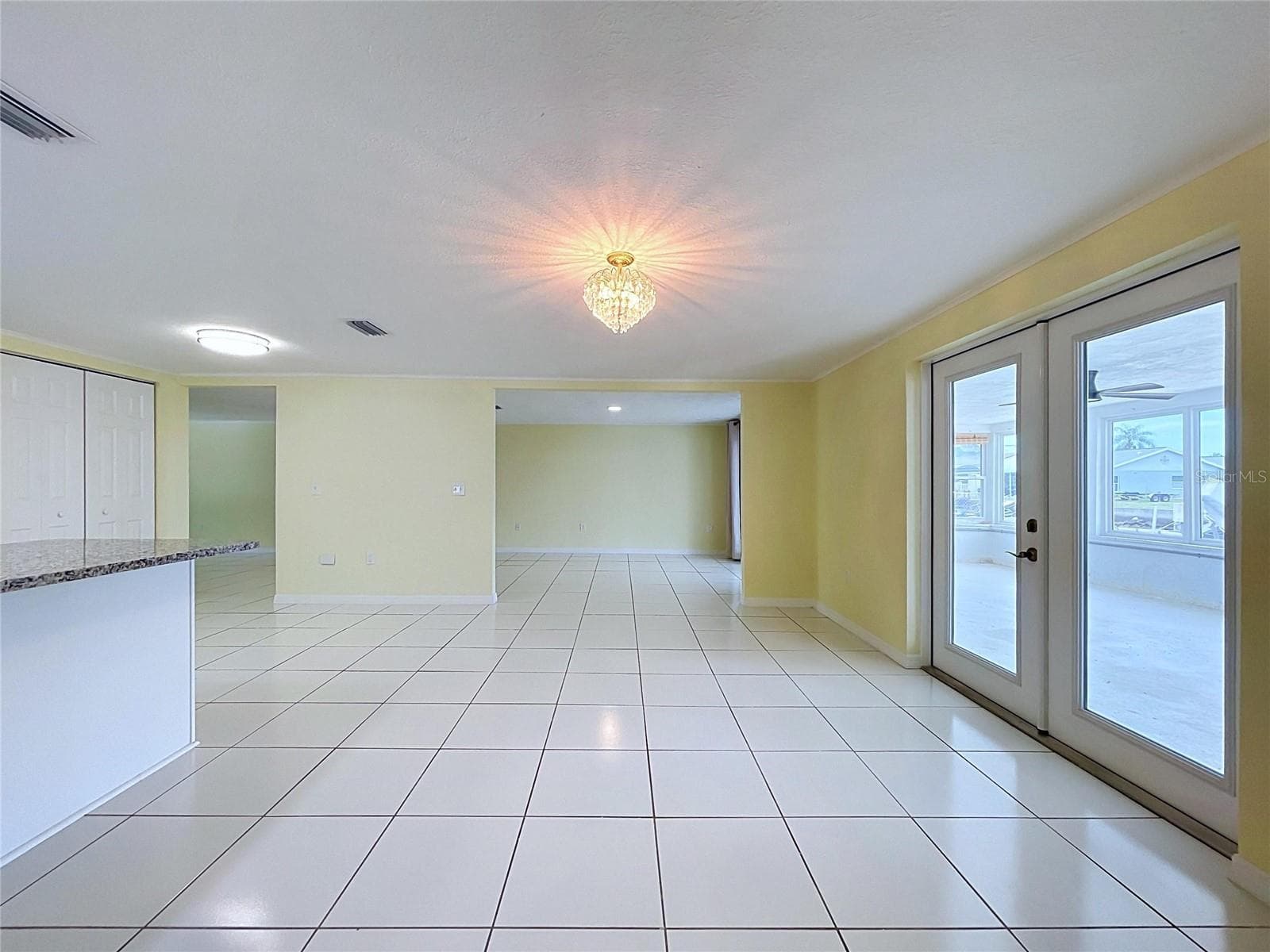 Eat in kitchen-not staged - 7401 ISLANDER LN, HUDSON