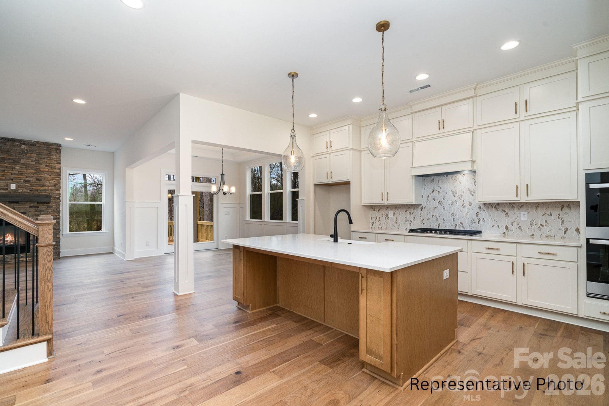 Single Family Residence at 496 Edmunds Lane, Clover, photo 9 of 29