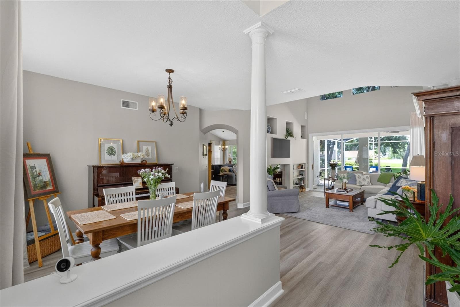 ENTRYWAY VIEW - 8052 LAUREL RIDGE DR, MOUNT DORA