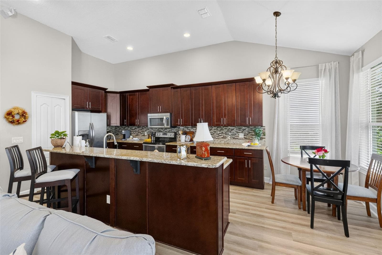 KITCHEN - 8052 LAUREL RIDGE DR, MOUNT DORA